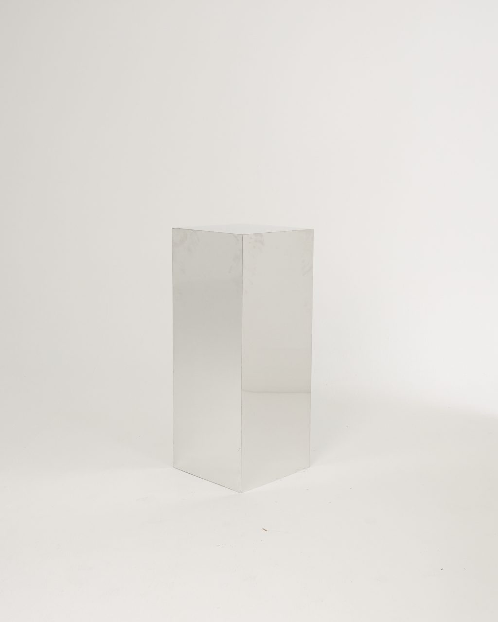 PLINTHS & CUBES 22